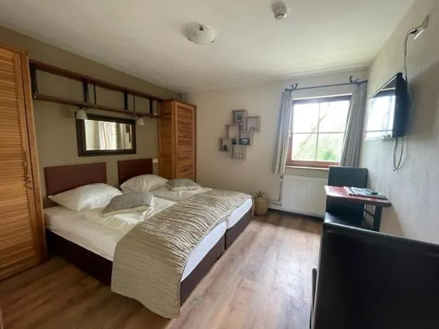 克罗采酒店 2* 黑耶拉特