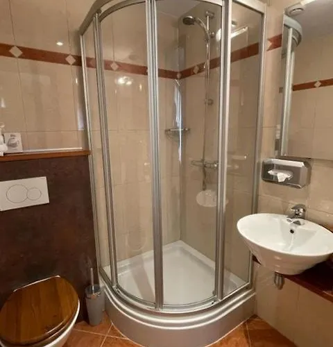 克罗采酒店 酒店